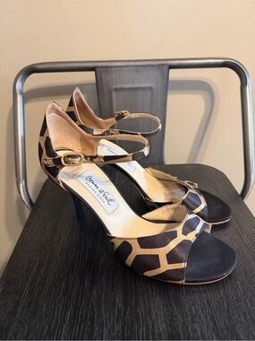 Comme il Faut Buenos Aires Giraffe Print Heels EU 38 Ankle Strap Pumps